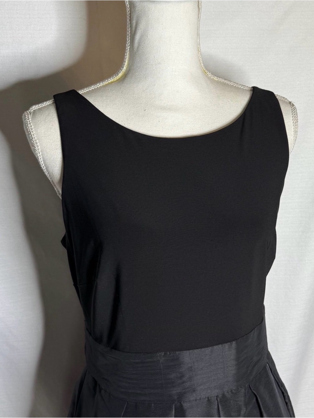 Women’s Black Label by Evan Picone Black Sleeveless Fit & Flare Dress Size 12 - Picture 3 of 9